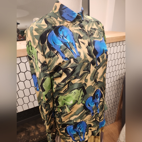 Vintage Escada 100% silk - Picture 2 of 6